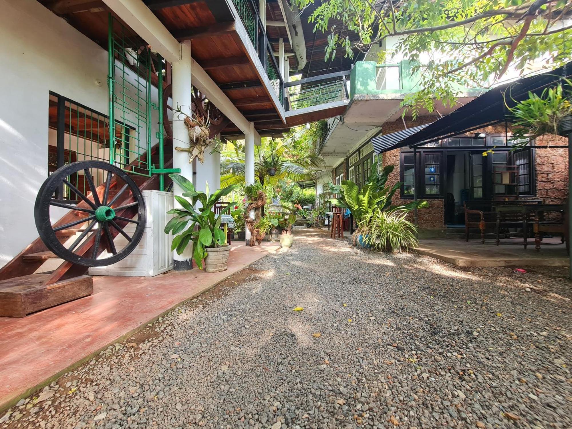 Hill Side Kings Villa Hikkaduwa Exterior photo