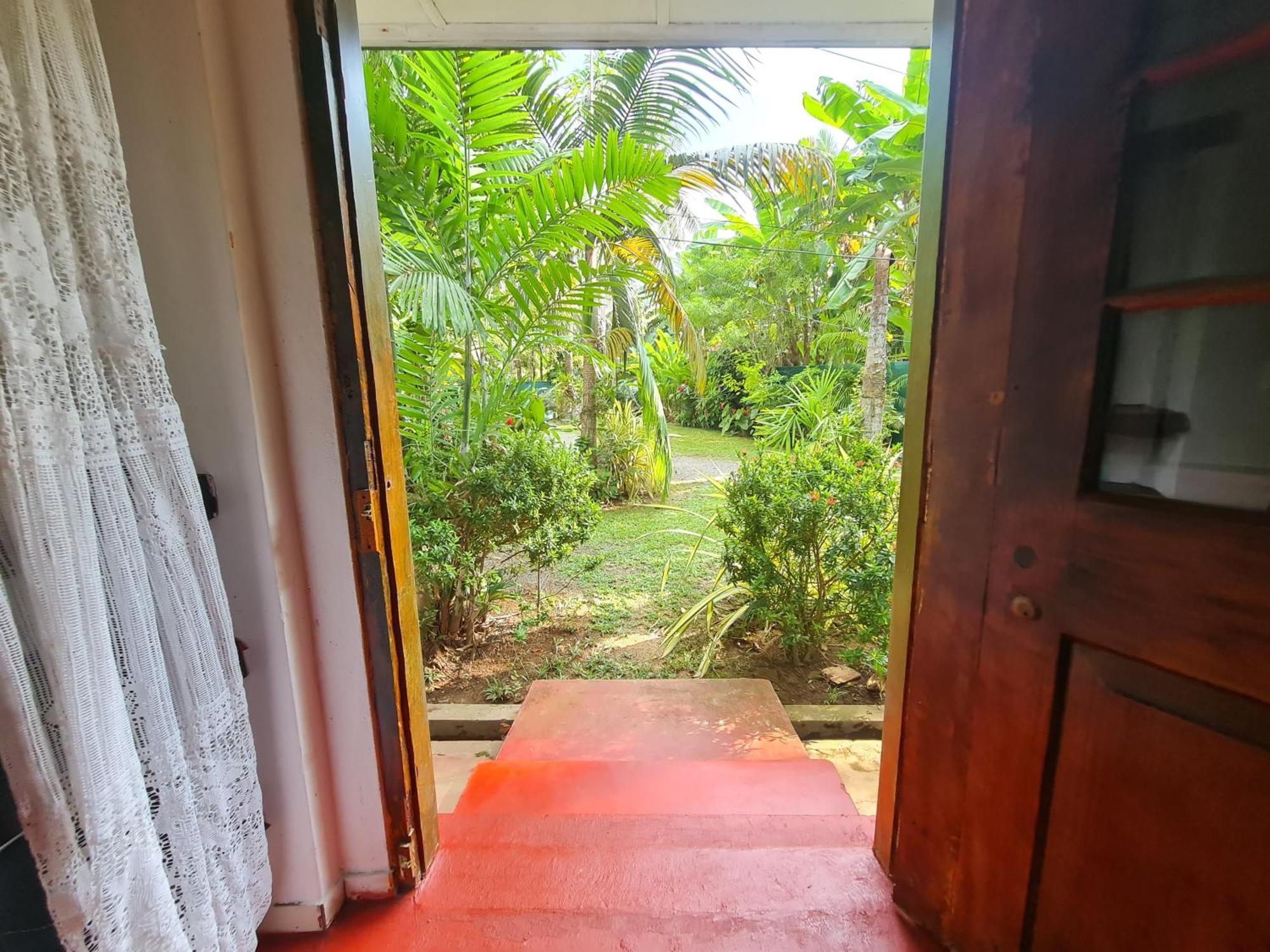 Hill Side Kings Villa Hikkaduwa Exterior photo