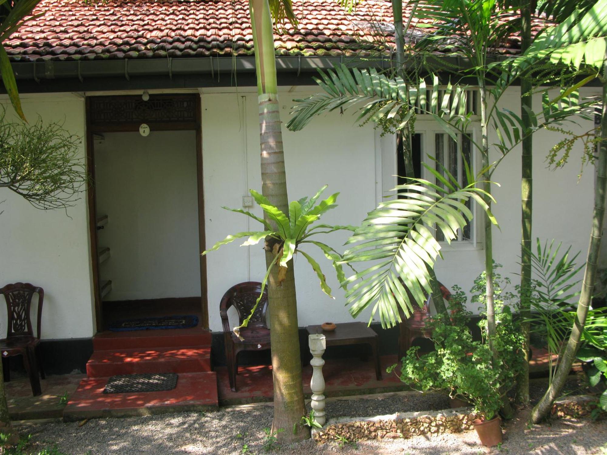 Hill Side Kings Villa Hikkaduwa Exterior photo